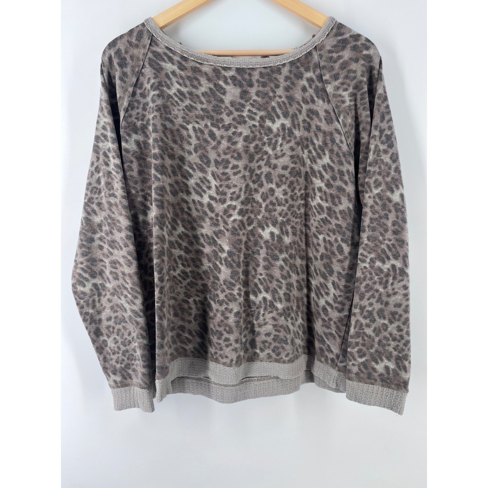Women's Leopard Print Raglan Sweatshirt Gray Brown Animal Print M Chic Romantic